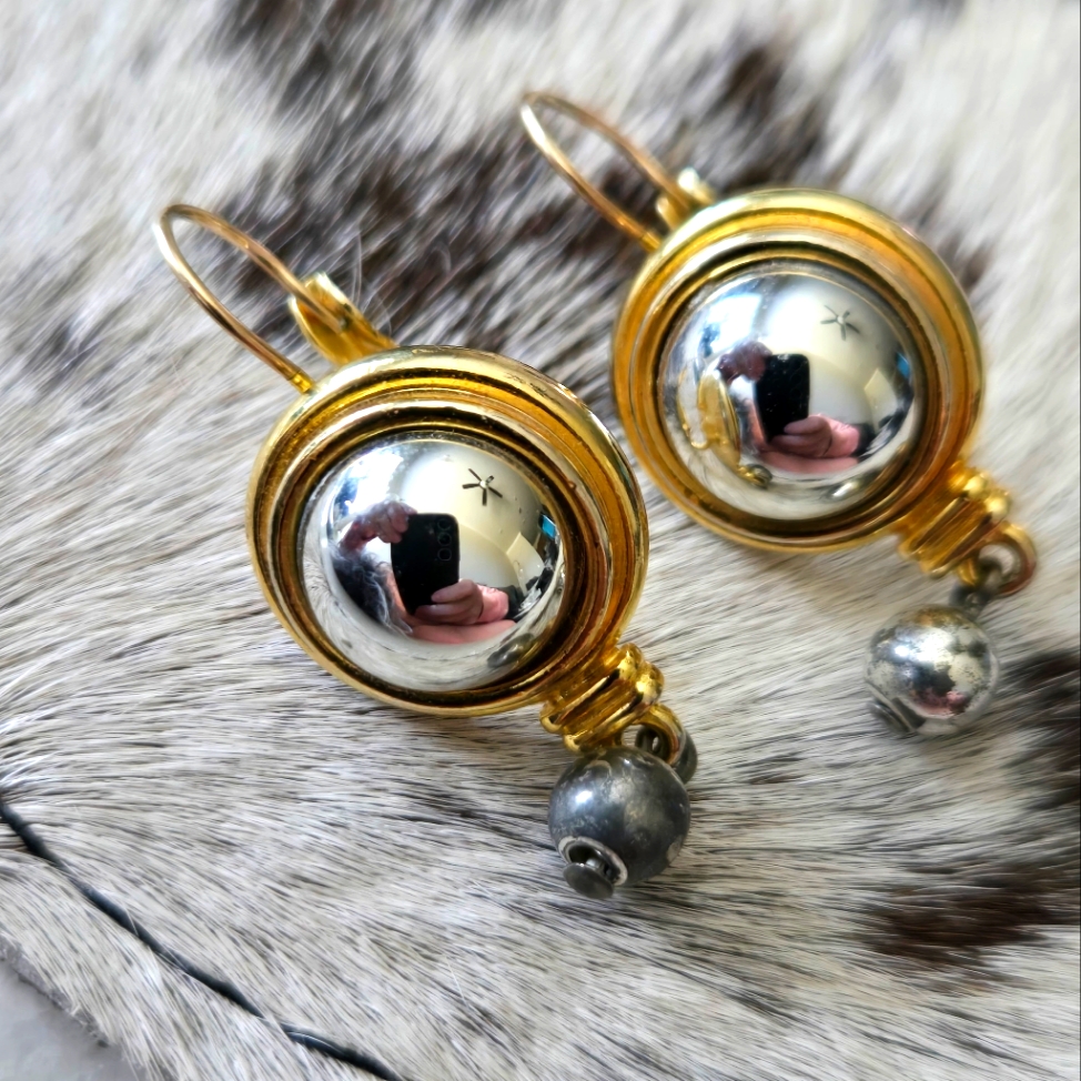 Liz Claiborne Lci London Drop Earrings 20$